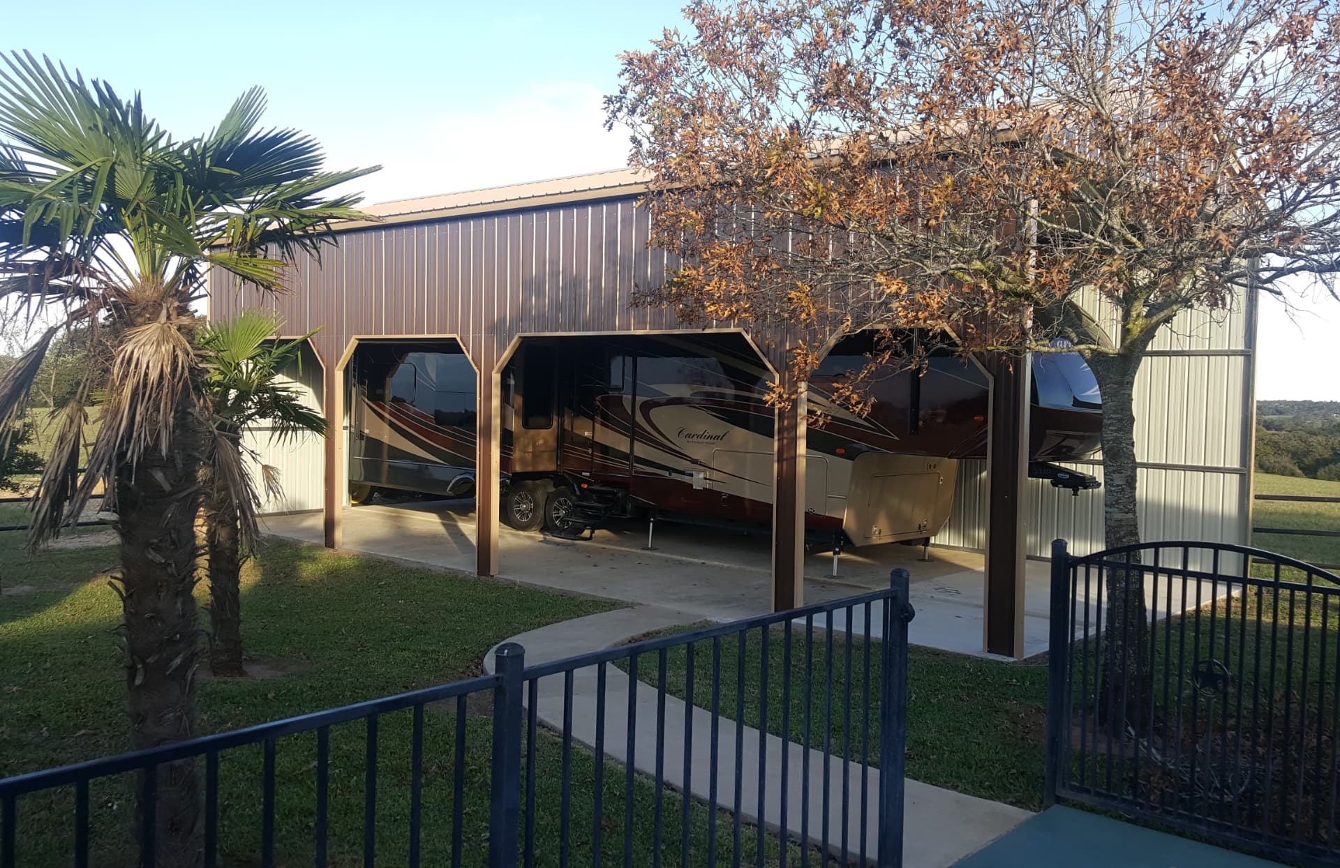RV Bay Barn